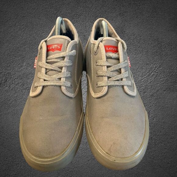 Levi’s tennis shoes Men’s size 9 Gray sneakers - Picture 2 of 9